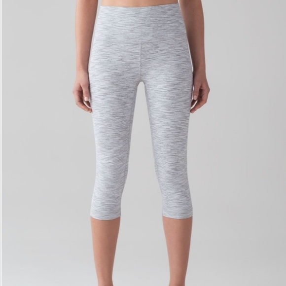 Lululemon Wunder Under Hi-Rise 1/2 Tight (Luxtreme)
Space Ice Grey Alpine White - Picture 1 of 14
